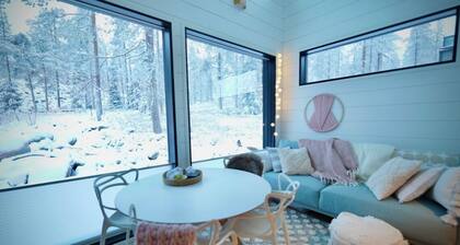 Levi Glass Roof Lodge | Luxury Aurora Igloo Experience