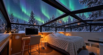 Levi Glass Roof Lodge | Luxury Aurora Igloo Experience
