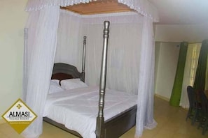 Standard Single Room | WiFi (free), individually decorated, individually furnished, bed sheets - Almasi Village Resort Maragua (Maragua)