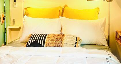 Crown Jewel Garden Cottage- Country Club Village-Priv. yard-Pet Friendly.