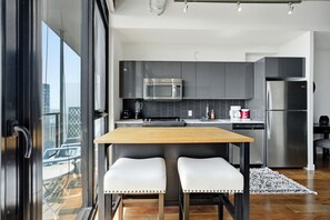 Private kitchen - Furnished Condo with Great Views | 1 Bed | 1 Bath | (Winnipeg)