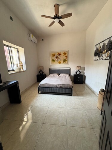 Cozy 2-Bed House Near Downtown, AC, Fast WiFi, Early Check-In & Late Check-Out