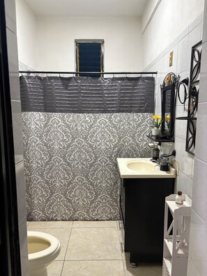 Bathroom - Tranquil 2-bedroom house with AC in Ixtlán del Río (Ixtlán del Río)