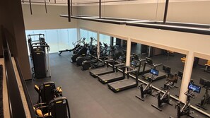 Fitness facility - Cozy 1-bedroom apartment with AC in terrific Downtown Miami Rooftop Pool. (Miami)