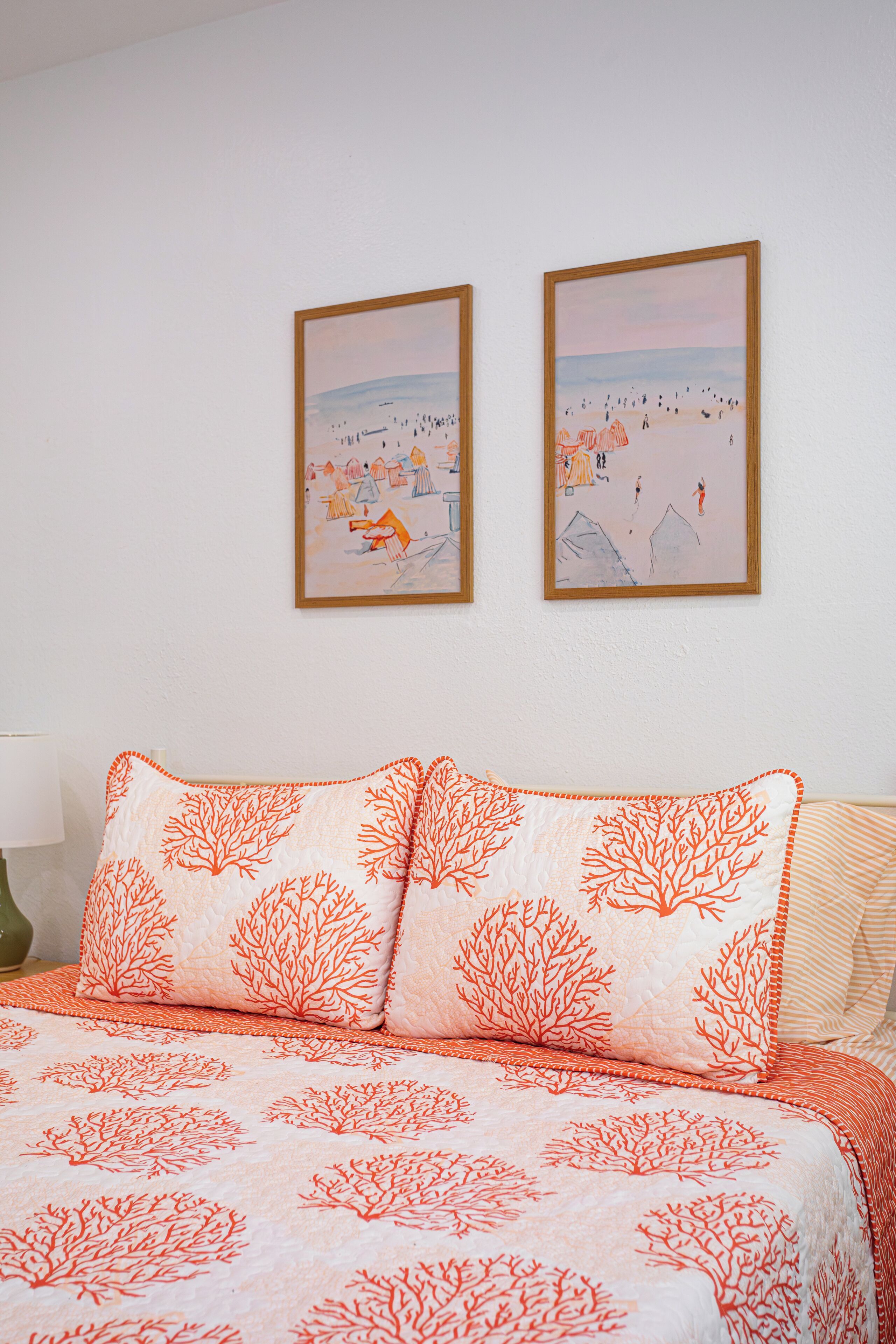 WiFi, bed sheets
