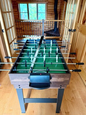 Game room - Devils Lake home, hike , golf, ski. 3-bedroom house in peaceful Baraboo (Baraboo)