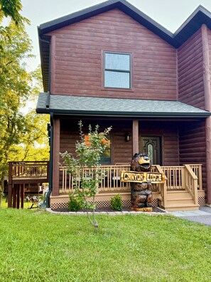 Exterior - Devils Lake home, hike , golf, ski. 3-bedroom house in peaceful Baraboo (Baraboo)