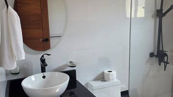 Towels, soap, shampoo, toilet paper