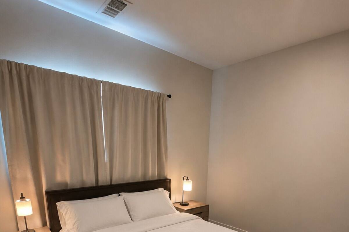 Iron/ironing board, WiFi (free)