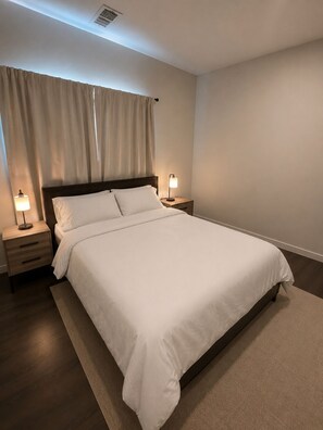Iron/ironing board, WiFi (free) - Cozy Private Rooms Near Denver Airport (Commerce City)