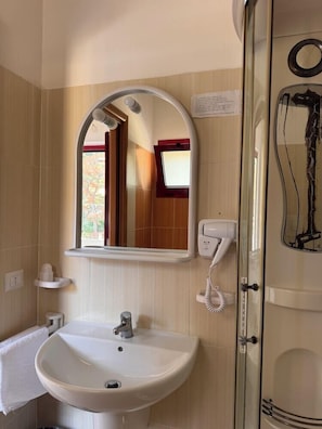 Bathroom - Luigiane B&B (Acquappesa)