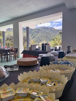 Outdoor dining - Luigiane B&B (Acquappesa)