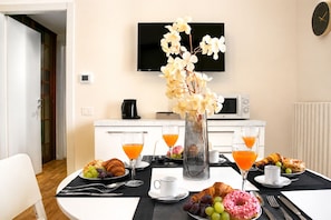 Dining - Vrbo Property (Como)