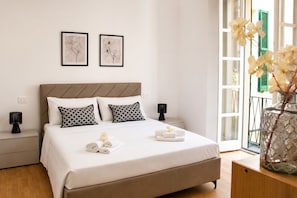 Room - Vrbo Property (Como)