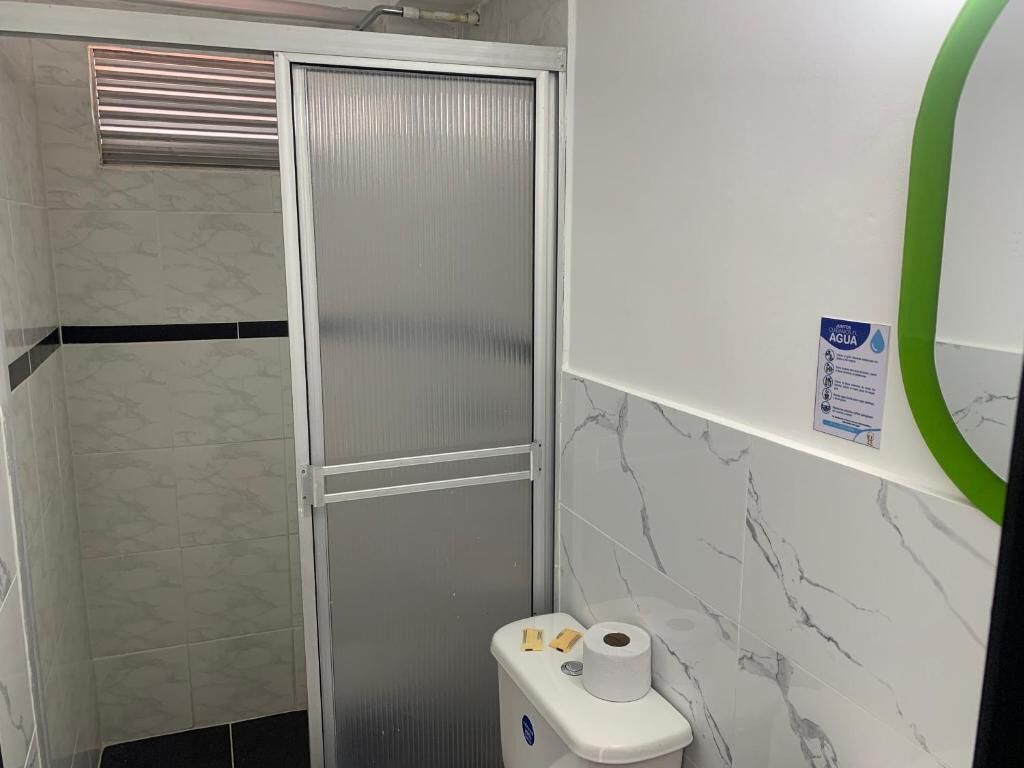 Handtücher, Seife, Toilettenpapier