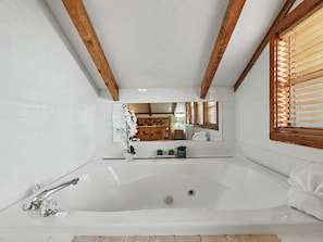Bathroom - Little Bear Getaway: Hot Tub, Games, Grill, MORE! (Sevierville)