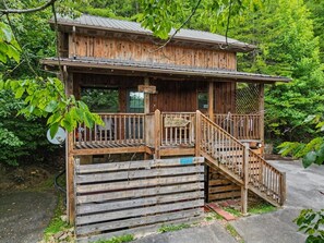 Exterior - Little Bear Getaway: Hot Tub, Games, Grill, MORE! (Sevierville)