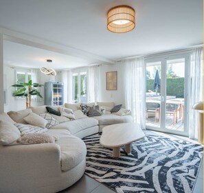 Living area - Villa Léman & Piscine I Veigy-Foncenex (Veigy-Foncenex)