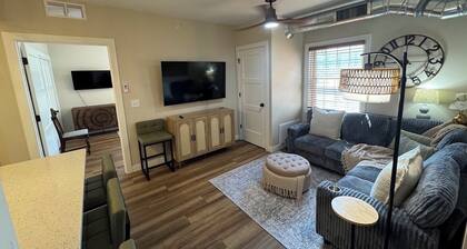Monroe Lofts Suite 7 Downtown 2BR Apartment