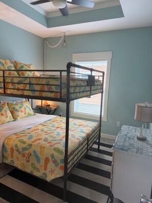 Iron/ironing board, Internet, bed sheets