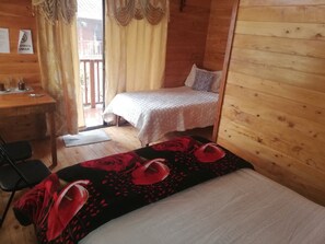 Basic Cabin, Balcony