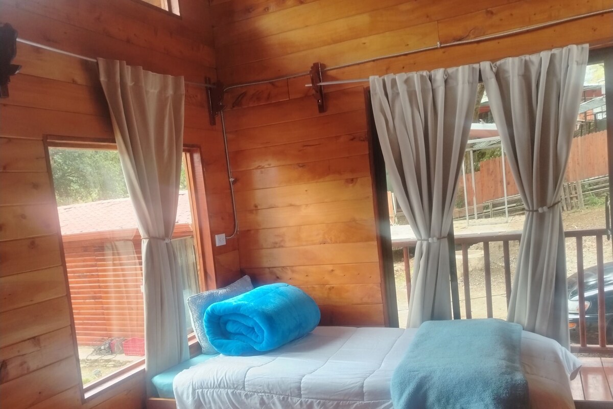 Basic Cabin, Balcony, Courtyard View | Desk, WiFi (free)