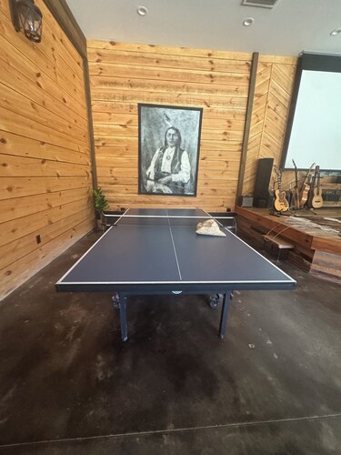 The Dugout! Family Retreat
Wiffle Ball, Pickleball, Basketball, Ping Pong & More
