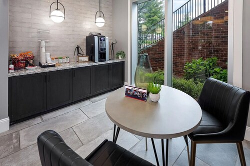 Landing | Incredible 1BD, Gym, Clubhouse