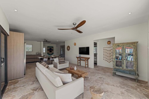 Villa Mira Alma (full house) – Contemporary Luxury Villa in the Heart of Jan Thiel