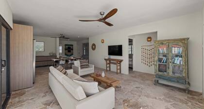 Villa Mira Alma (full house) – Contemporary Luxury Villa in the Heart of Jan Thiel