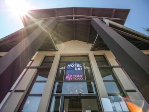 Exterior detail - Hotel Inn Design Resto Novo Alencon (Valframbert)