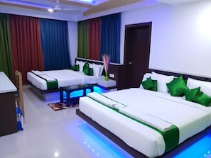 Room - Rainbow Resort (Diu)