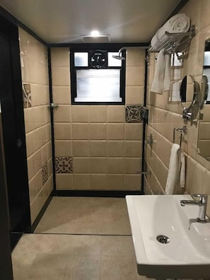 Bathroom - Kyriad Hotel Solapur by Othpl (Solapur)