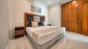 Caja de seguridad en la habitación y escritorio 
