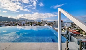 Luxury Apartment | Kolam renang