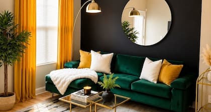 Relax In Style ,Cozy. Modern Condo