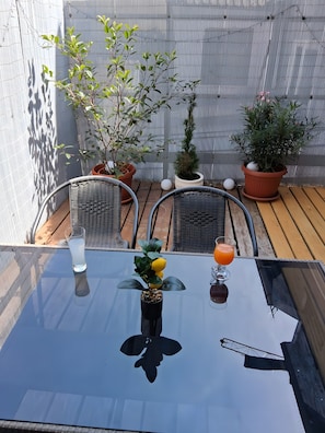 Terrace/patio - Pet-Friendly Apartment in Historic Tanner’s House with Private Terrace in the Allgäu (Memmingen)