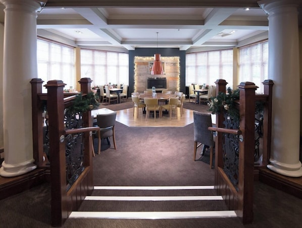 Dining - Premier Inn Glasgow Hotel (Hamilton)