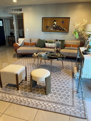 Living area - Superb 3-bedroom house with AC in lively Las Vegas (Las Vegas)