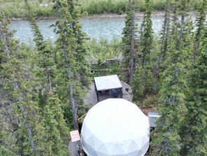 Aerial view - Luxury Riverside Dome with Private Bathroom Near Bragg Creek (Calgary)