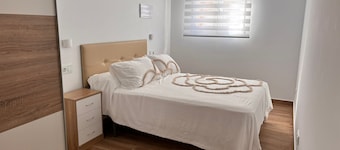 Maruchi Apartment: just 3 minutes from the A-4 (Exit 217). Free parking."