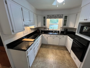 Private kitchen - 3 Miles from Stadium - Peaceful Wooded 3BR Retreat (Clemson)