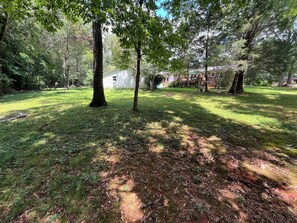 Property grounds - 3 Miles from Stadium - Peaceful Wooded 3BR Retreat (Clemson)