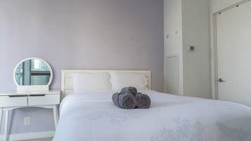 Iron/ironing board, WiFi, bed sheets