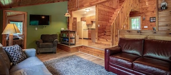 Delightful Pinecone cottage in the charming village of Inlet