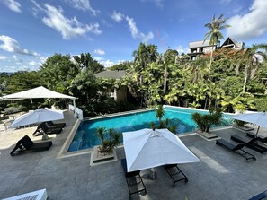 Pool - 2-bedroom apartment in brilliant Tambon Choeng Thale with AC and gym access (Tambon Choeng Thale)
