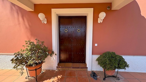 Family villa just a few metres from the beach