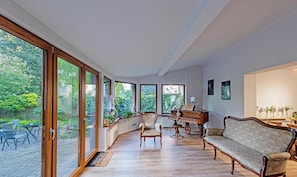 Interior - Spacious 6-bedroom house in cool Kraków with AC (Kraków)