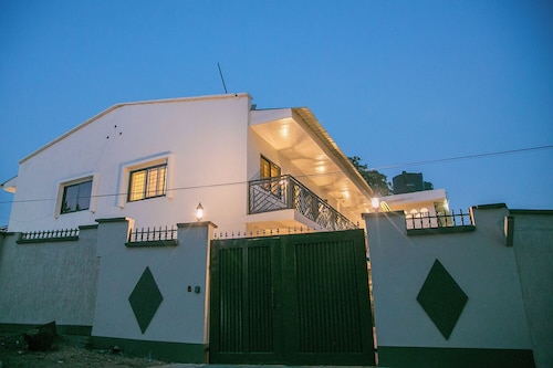 Lovely 2-bedroom apartment in Arusha Town, perfect for your getaway