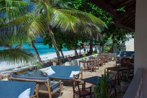 Outdoor dining - Mandarin Resort (Kizimkazi)